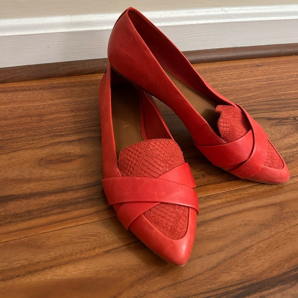 EUC UGG Red pointed toe leather flats - size 8 - summer, red, flashy - Picture 1 of 10